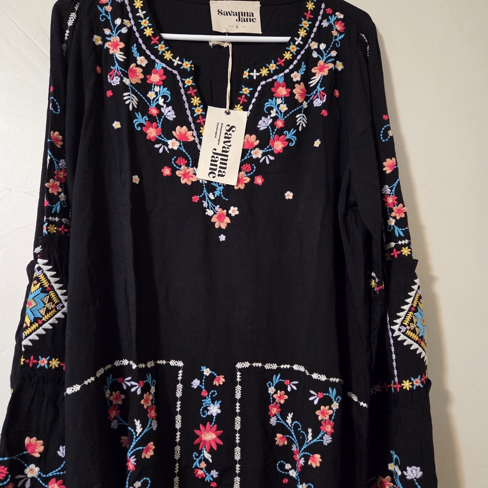 Savanna Jane Black Floral Embroidered Blouse - Picture 5 of 6